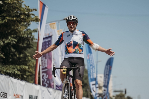 foto-vest-makedonski-uspeh-na-aksios-pro-skopje-na-trkata-gran-fondo-novi-sad-2025-08.JPG