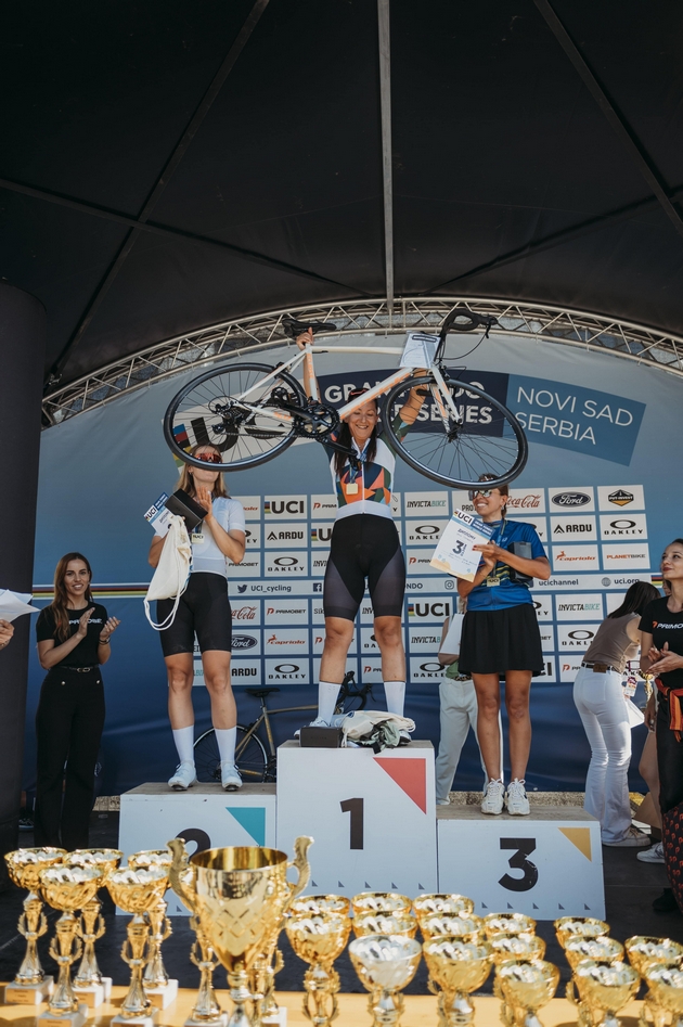 foto-vest-makedonski-uspeh-na-aksios-pro-skopje-na-trkata-gran-fondo-novi-sad-2025-11.JPG