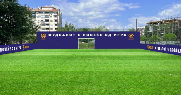 fudbalot-ozhivuva-vo-ohrid-mozzart-ja-zapochnuva-misijata-fudbalot-e-povekje-od-igra-tokmu-od-biserot-na-makedonija-01.jpg
