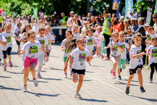 malite-trchaa-golemo-950-deca-i-nad-4-000-posetiteli-na-tretoto-izdanie-na-mini-trchaj-be-05.JPG