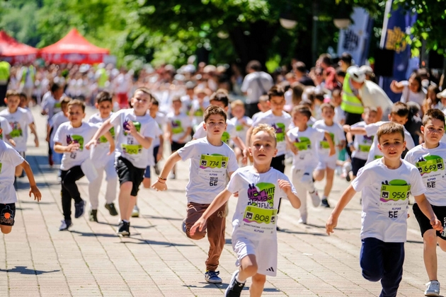 malite-trchaa-golemo-950-deca-i-nad-4-000-posetiteli-na-tretoto-izdanie-na-mini-trchaj-be-8.JPG