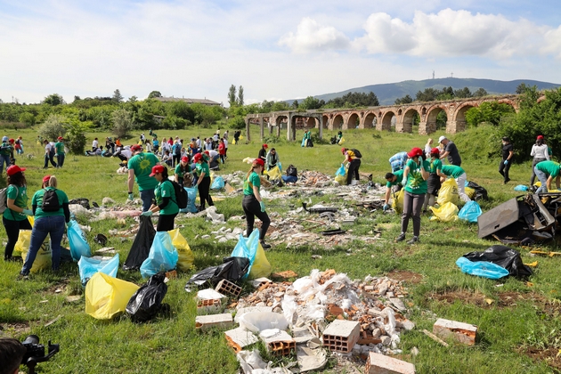 najmasovnata-ekoloshka-akcija-generalka-vikend-godinava-so-rekordni-55-627-volonteri-i-nad-645-000-kg-sobran-otpad-06.JPG