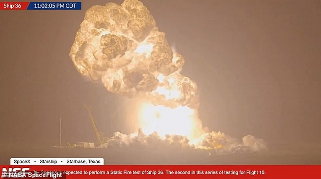 ogromna-eksplozija-na-raketa-na-ilon-mask-javnosta-go-kritikuva-deka-ja-zagrozuva-bezbednosta-na-idnite-astronauti-foto-video-3.JPG