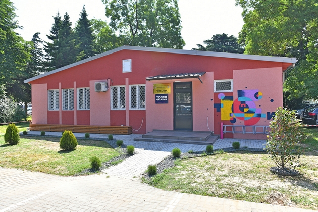 otvorena-sovremena-chitalna-za-studentite-pri-medicinskiot-fakultet-vo-skopje-donacija-na-stopanska-banka-02.JPG