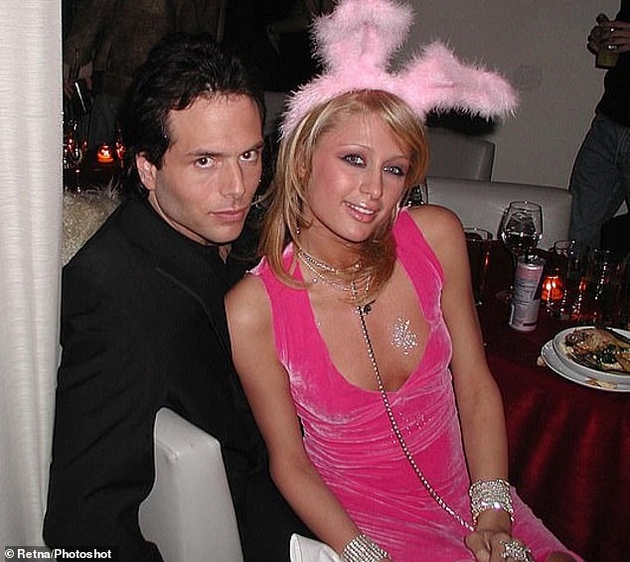 paris-hilton-emotivna-za-protechenata-porno-snimka-imav-samo-19-godini-ne-dadov-dozvola-a-bev-ocrneta-4.JPG