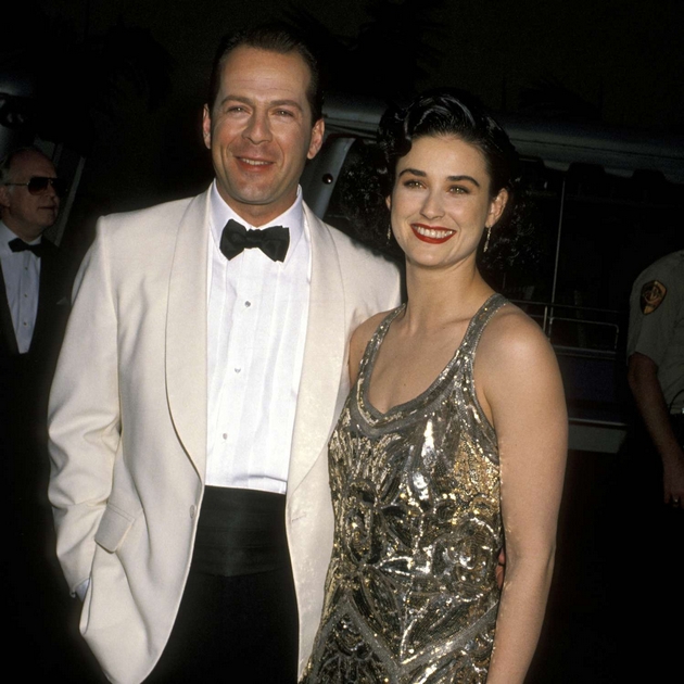 skandalozniot-ljuboven-zhivot-na-demi-mur-eden-soprug-izneverila-pred-svadbata-drug-ja-teral-da-imaat-trojki-07.JPG