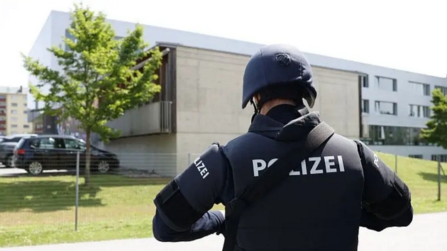 tragedija-vo-avstrija-mazh-ubil-9-i-ranil-30-lugje-vo-sredno-uchilishte-vo-grac-pred-da-se-samoubie-03.JPG