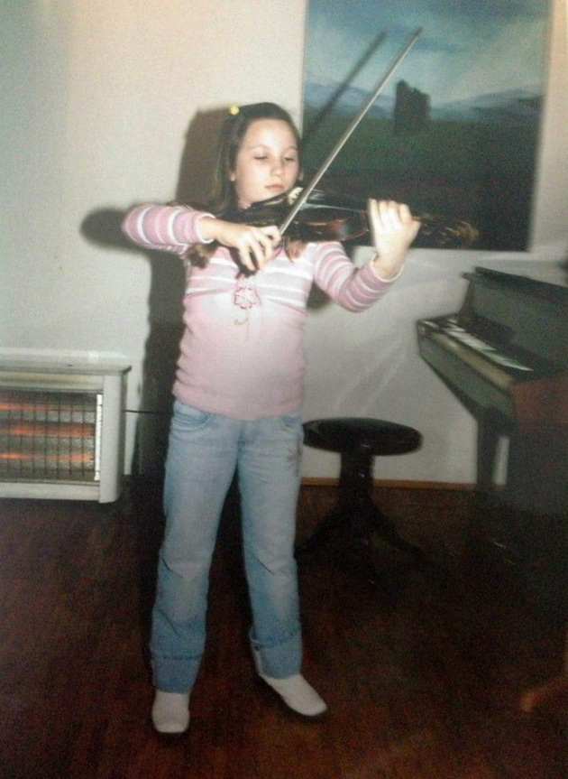 aleksandra-janeva-za-crnobelo-leksikon-chesto-se-tepav-so-brat-mi-i-decata-od-maalo-si-kubevme-kosi-12_copy.jpg