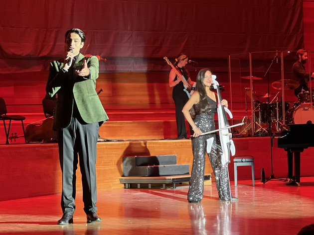 bev-na-koncert-na-sinot-na-andrea-bocheli-vo-skopje-i-me-voshiti-so-italijanskiot-sharm-sleze-vo-publika-igrashe-so-damite-pa-dobi-stoiechki-ovacii-16.jpg