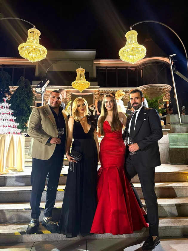 elena-najdoski-bleska-pokraj-soprugot-kaltrina-vo-vpechatliv-fustan-so-perduvi-shto-oblekoa-poznatite-makedonci-na-haute-wed-gala-15.jpg