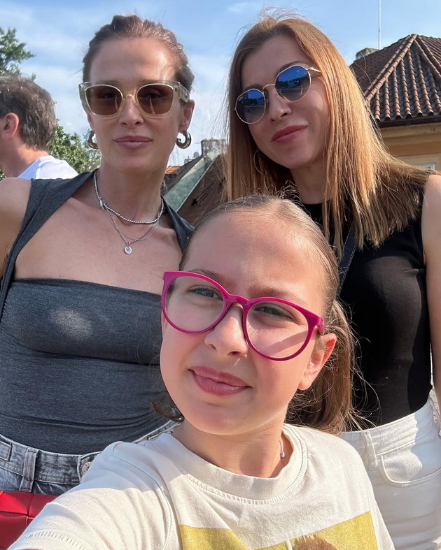 karolina-so-vnukite-na-koncert-na-bili-ajlish-vo-praga-konechno-ni-se-ispolni-zhelbata-13.jpg