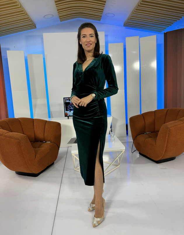 marija-latinovska-za-stilot-i-ubavinata-sama-se-grizham-za-kozhata-retko-odam-na-kozmetichki-tretmani-10_copy.jpg