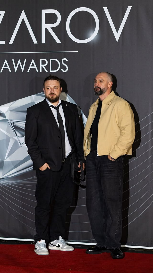 marta-i-stefan-elegantni-pola-estrada-peeshe-na-zabavata-kako-pominaa-prvite-lazarov-nagradi-14.jpg