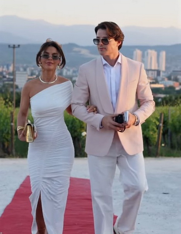 poznatite-parovi-na-haute-wed-gala-vo-skopje-pavle-i-irina-kamiloski-alaksandar-tarabunov-so-devojkata-03.jpg
