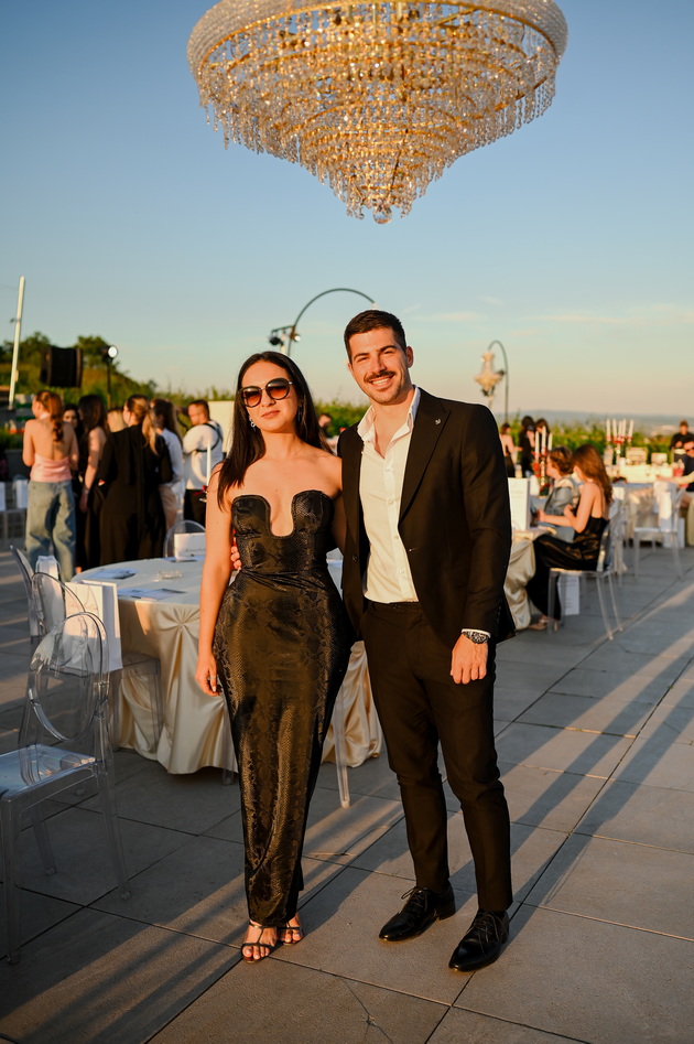 poznatite-parovi-na-haute-wed-gala-vo-skopje-pavle-i-irina-kamiloski-alaksandar-tarabunov-so-devojkata-11.jpg