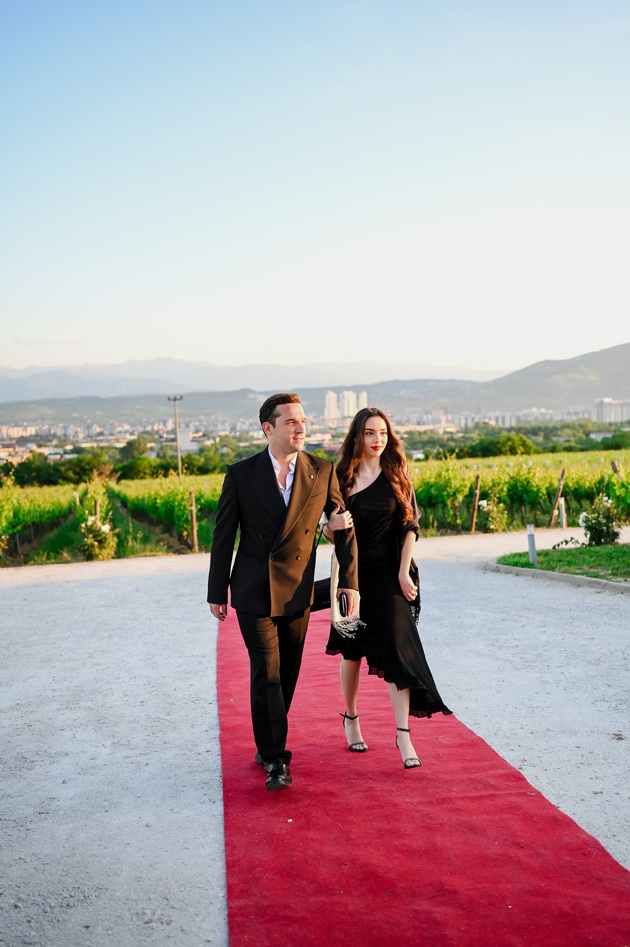 poznatite-parovi-na-haute-wed-gala-vo-skopje-pavle-i-irina-kamiloski-alaksandar-tarabunov-so-devojkata-13.jpg