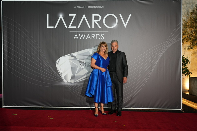 shto-oblekoa-gostite-na-prvite-lazarov-nagradi-vo-skopje-foto-05.JPG