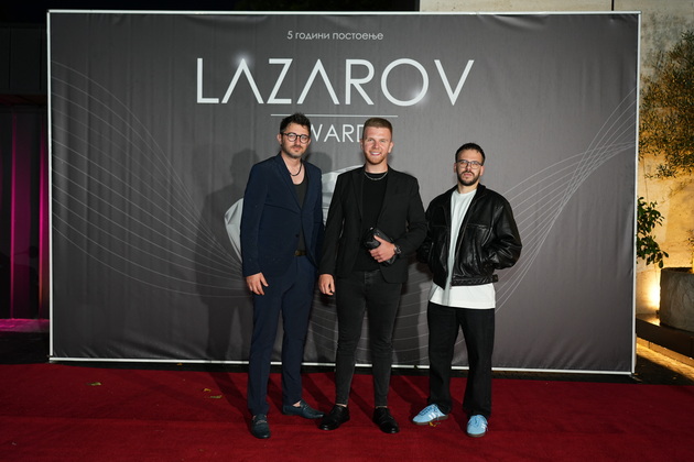 shto-oblekoa-gostite-na-prvite-lazarov-nagradi-vo-skopje-foto-10.JPG