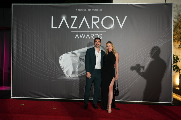 shto-oblekoa-gostite-na-prvite-lazarov-nagradi-vo-skopje-foto-14.JPG