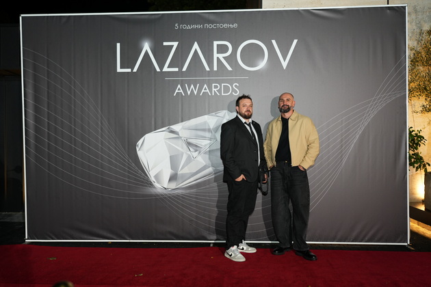 shto-oblekoa-gostite-na-prvite-lazarov-nagradi-vo-skopje-foto-24.JPG
