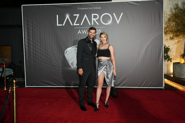 shto-oblekoa-gostite-na-prvite-lazarov-nagradi-vo-skopje-foto-27.JPG
