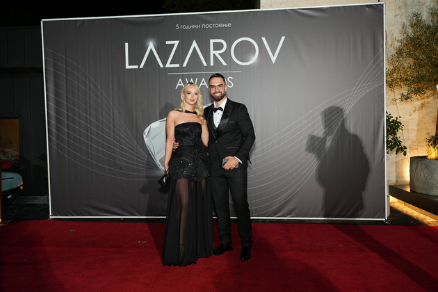 shto-oblekoa-gostite-na-prvite-lazarov-nagradi-vo-skopje-foto-29.JPG
