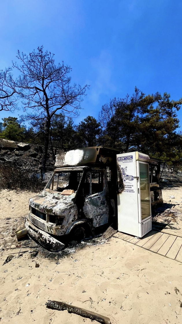 izgorena-kantina-unishteni-chadori-plazhata-glikadi-na-tasos-po-pozharot-foto-03.jpg