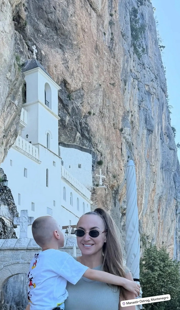 srpska-pejachka-vo-poseta-na-ostrog-so-sinot-koj-prestanal-da-i-vika-mamo-se-e-bozhja-rabota-03.jpg