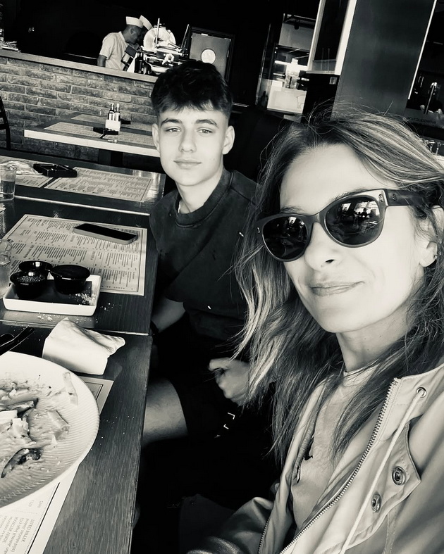 tin-dzvezdata-miha-gigov-napolni-18-godini-caci-pakovska-gorda-na-nego-porasna-vo-prekrasen-mazh-i-nikogash-ne-zaboravi-od-kade-doagjash-09.jpg