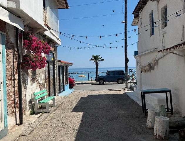 atanas-atanasovski-so-soprugata-i-dvete-deca-vo-kamp-vo-grcija-gotvat-testenini-vozat-velosipedi-foto-09.jpg