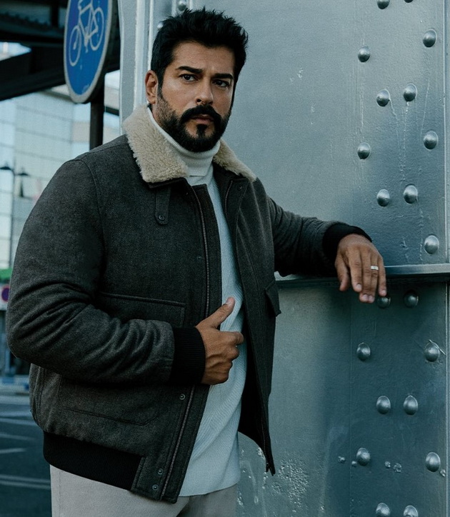 burak-ozdjivit-e-na-odmor-vo-monako-so-soprugata-prvpat-bez-brada-po-kontroverziite-vo-karierata-04.jpg