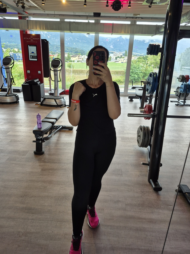 drastichna-transformacija-na-brachen-par-od-strumica-taa-oslabela-88kg-a-toj-75kg-so-operacija-na-zheludnikot-08.jpg