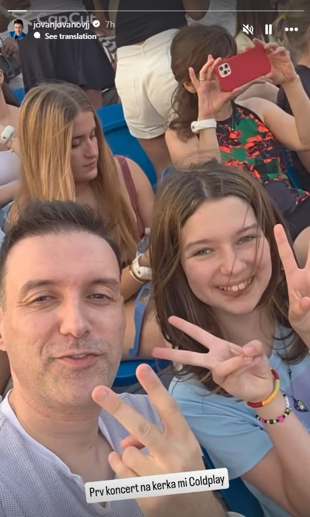 jovan-jovanov-so-kjerkata-na-koncert-na-coldplay-vo-toronto-ova-e-nejzin-prv-koncert-04.jpg
