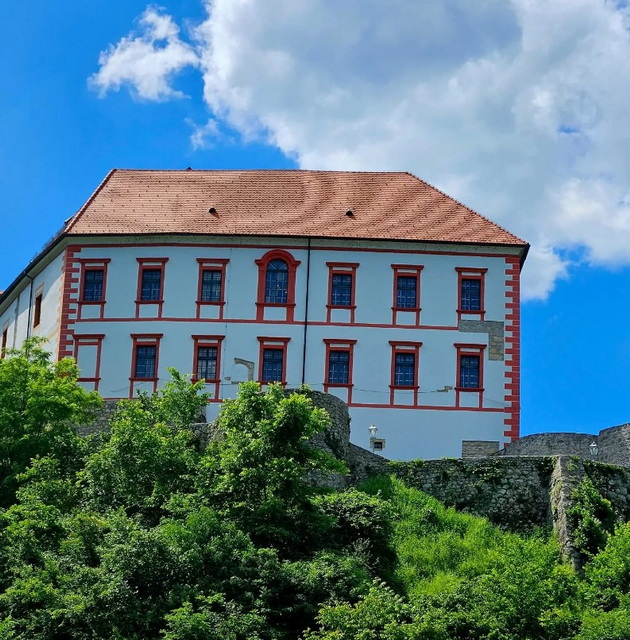 malo-bajkovito-gratche-pokraj-reka-vo-hrvatska-e-kako-scena-od-slikovnica-foto-03.jpg