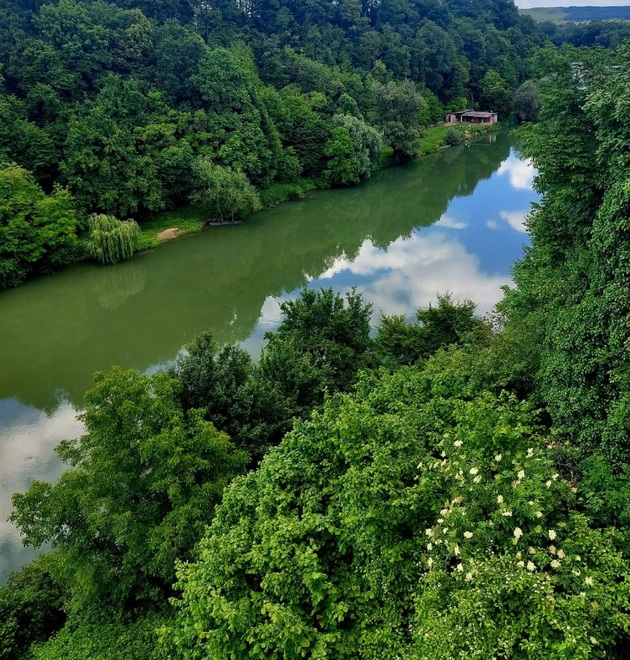 malo-bajkovito-gratche-pokraj-reka-vo-hrvatska-e-kako-scena-od-slikovnica-foto-07.jpg