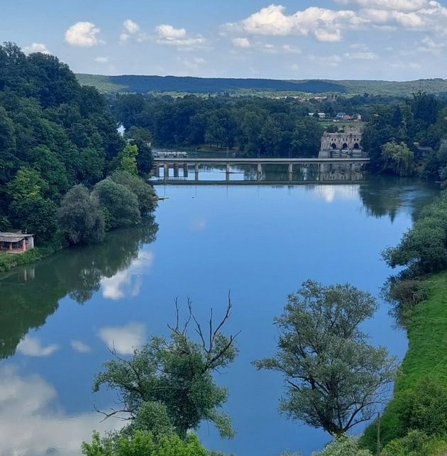 malo-bajkovito-gratche-pokraj-reka-vo-hrvatska-e-kako-scena-od-slikovnica-foto-08.jpg