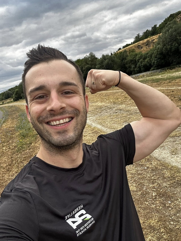 marjan-stojanovski-fitnes-trener-so-fotografija-od-bolnica-lezhev-vo-krevet-bez-da-mozham-da-stanam-po-3-meseci-istrchav-10km-03.jpg