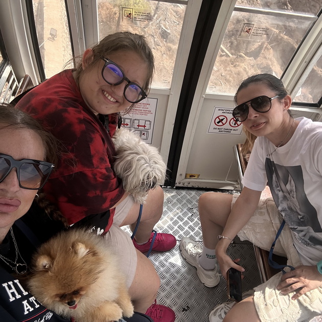 monika-milkov-vesna-petrushevska-za-mene-e-kako-vtora-majka-mina-mi-e-povekje-od-sestra-a-vo-dubai-go-zhiveam-svojot-son-04.jpg