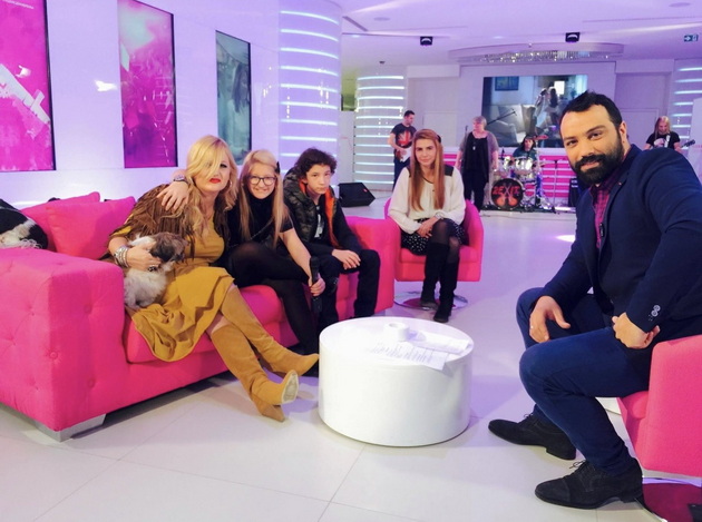 monika-milkov-vesna-petrushevska-za-mene-e-kako-vtora-majka-mina-mi-e-povekje-od-sestra-a-vo-dubai-go-zhiveam-svojot-son-08.jpg