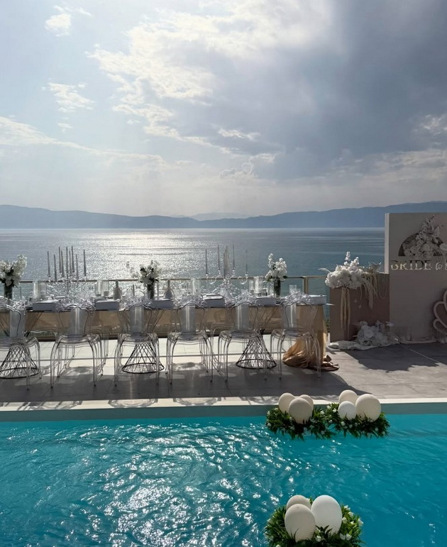 unikatnata-mominska-zabava-na-jovana-od-sveti-nikole-so-tema-biseri-i-shampanj-vo-vila-vo-ohrid-foto-20.jpg