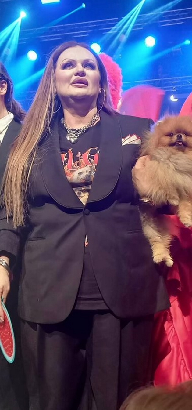 vesna-petrushevska-uzhiva-so-kjerkata-mina-i-mu-kupi-kolichka-za-proshetki-na-svoeto-kuche-minki-foto-09.jpg