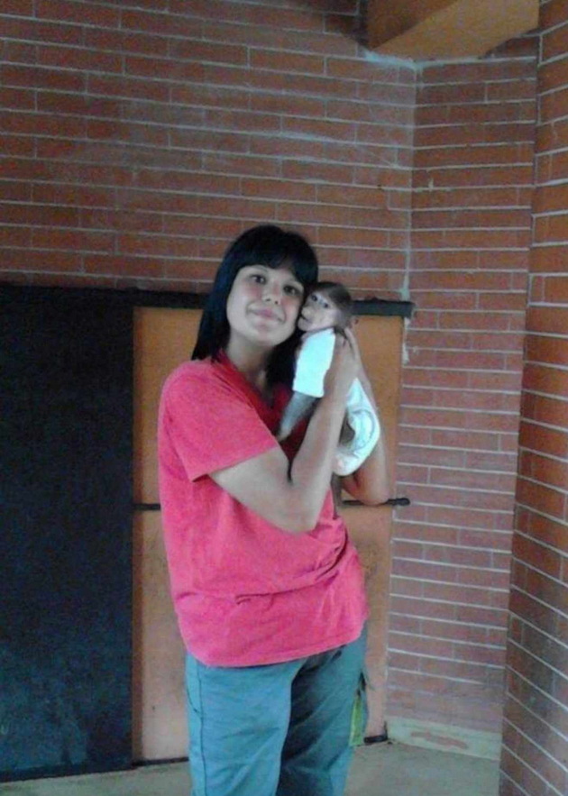 zera-bekirovska-neguvatelka-vo-skopje-zoo-majmunchinjata-so-godini-pametat-koj-se-grizhel-za-niv-koga-bile-mali-05.jpg