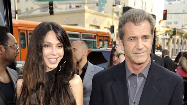 burnata-vrska-na-mel-gibson-i-oksana-shto-rechisi-mu-ja-unishti-karierata-ja-tepal-se-plashela-deka-kje-ja-ubie08.JPG