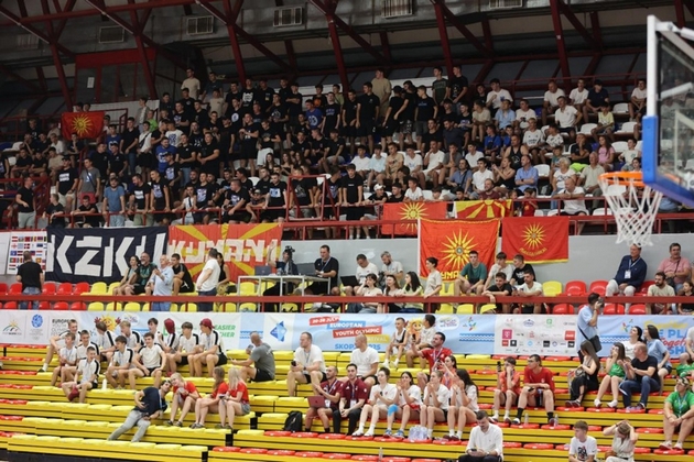 makedonija-ja-izvojuva-prvata-pobeda-na-emof-skopje-2025-kosharkarkite-ja-sovladaa-litvanija-vo-basket-3h3-3.JPG