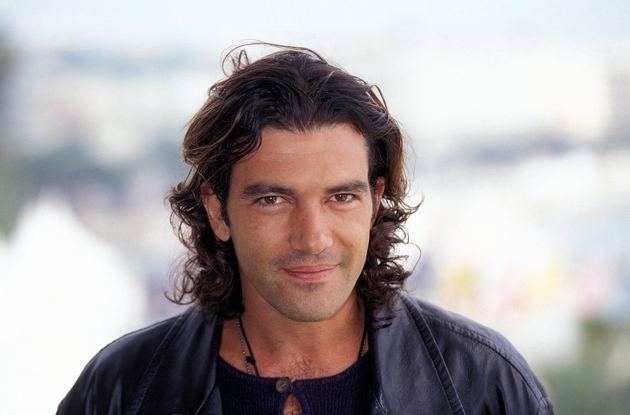 mu-pomogna-da-se-proslavi-pa-go-ostavi-bez-skrshen-denar-koja-e-prvata-sopruga-na-antonio-banderas-06.JPG