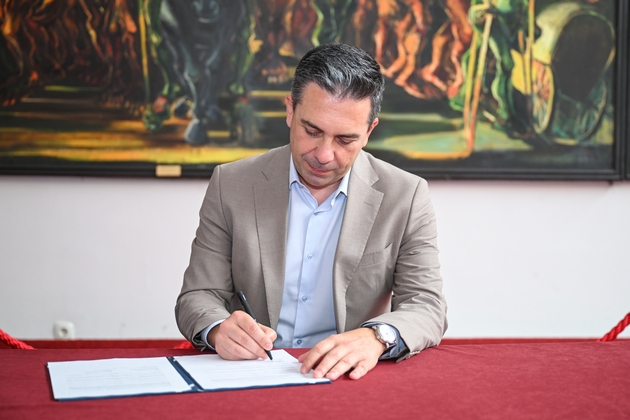 shparkase-banka-ad-skopje-i-nacionalnata-opera-i-balet-zaedno-veruvaat-vo-idninata-potpishan-dogovor-za-sorabotka-02.JPG