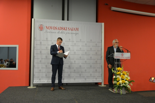 vitalia-se-vrati-so-sedum-zlatni-medali-od-novosadskiot-saem-04.JPG