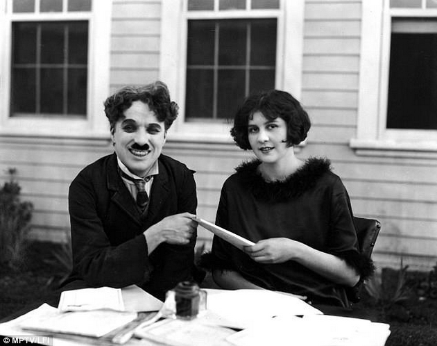 zabremenila-na-15-godini-se-venchal-so-nea-za-da-ne-odi-vo-zatvor-skandalozniot-brak-na-charli-chaplin-i-lita-grej-05.JPG