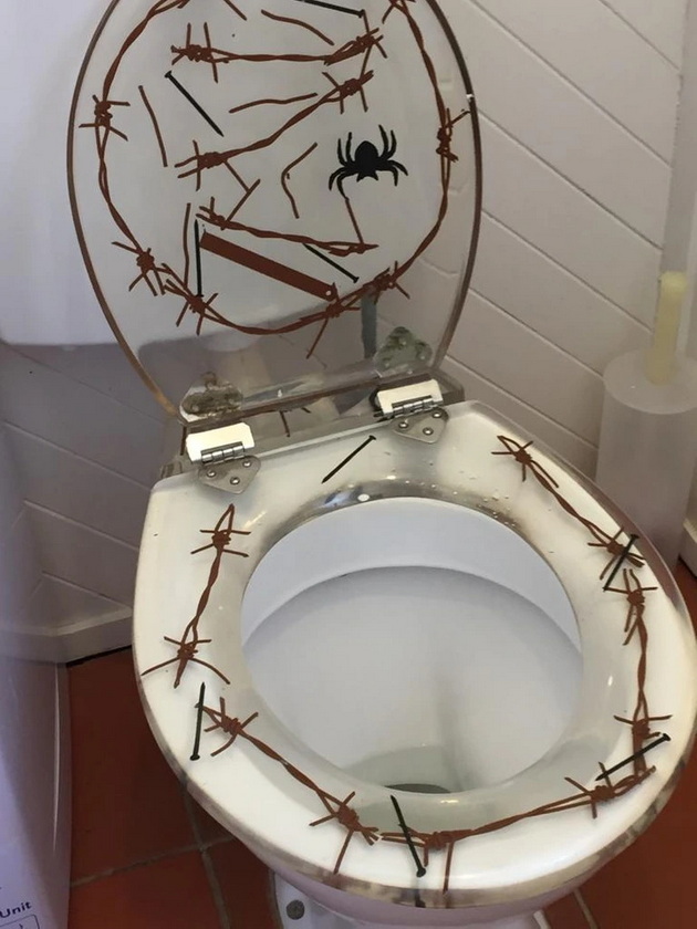 19-bizarni-raboti-zaradi-koi-ne-znaete-dali-da-se-smeete-ili-plachete-foto-19.jpg