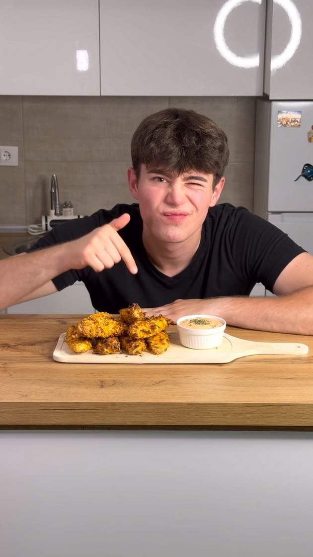 aleksandar-dinev-ni-spodeli-recept-za-zdravo-krckavo-pileshko-vo-air-fryer-video-02.jpg